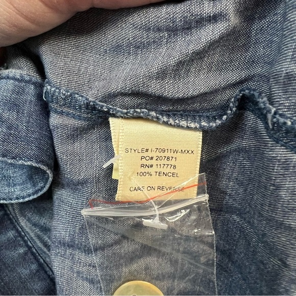 🆕 LOVESTITCH Denim Button Front Midi Dress NEW SZ MED - Picture 4 of 5